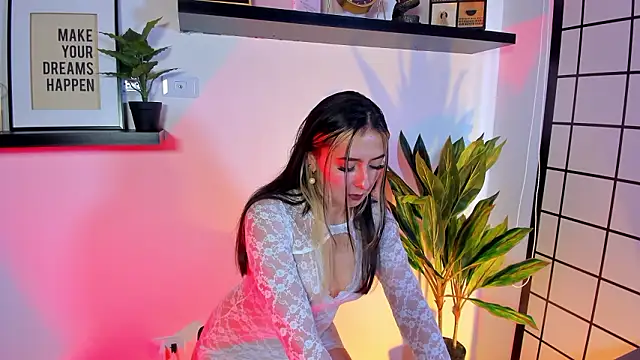 Giselle Laurens  online show from March 15, 2026, 6:37 pm