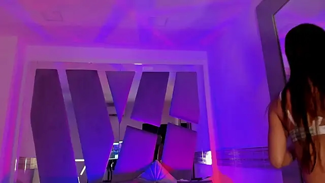 mara-lane online show from April 10, 2026, 2:02 pm