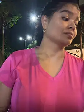 Snapshot of moonhelen chatting on May 22, 2026, 1:58 am moonhelen online show from May 22, 2026, 1:58 am