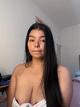 Snapshot of moonhelen chatting on May 14, 2026, 6:16 pm moonhelen online show from May 14, 2026, 6:16 pm