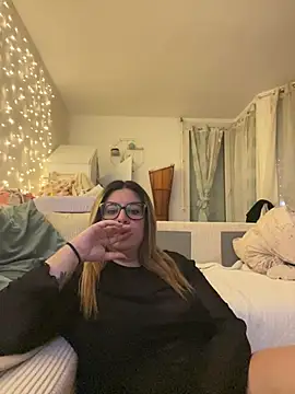 JasmineGlow7 online show from March 9, 2026, 9:07 pm