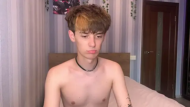 Snapshot of Sweet_Dude chatting on July 2, 2026, 4:57 pm Sweet Dude online show from July 2, 2026, 4:57 pm