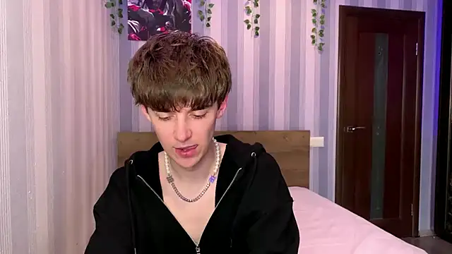 Snapshot of Sweet_Dude chatting on May 1, 2026, 4:12 pm Sweet Dude online show from May 1, 2026, 4:12 pm
