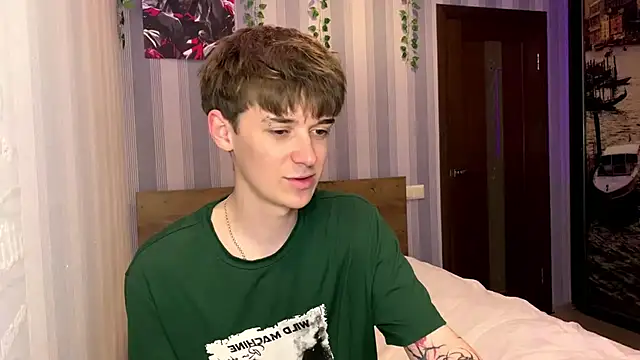 Snapshot of Sweet_Dude chatting on April 1, 2026, 5:32 pm Sweet Dude online show from April 1, 2026, 5:32 pm