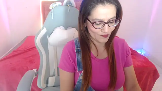 snowhot-69 online show from April 1, 2026, 12:46 am