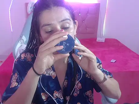 Snapshot of snowhot-69 chatting on February 11, 2026, 12:32 am snowhot-69 online show from February 11, 2026, 12:32 am