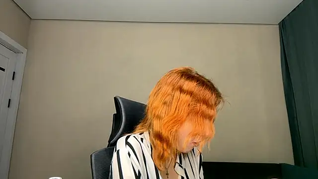 Snapshot of LuxuryRita chatting on February 9, 2026, 1:42 pm LuxuryRita online show from February 9, 2026, 1:42 pm