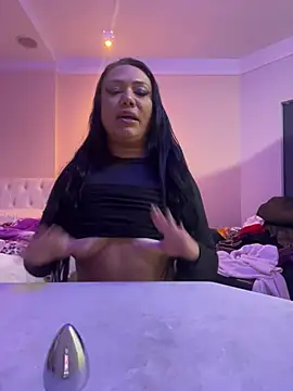 Snapshot of Deyseprado35 chatting on February 4, 2026, 10:38 pm Deyseprado35 online show from February 4, 2026, 10:38 pm