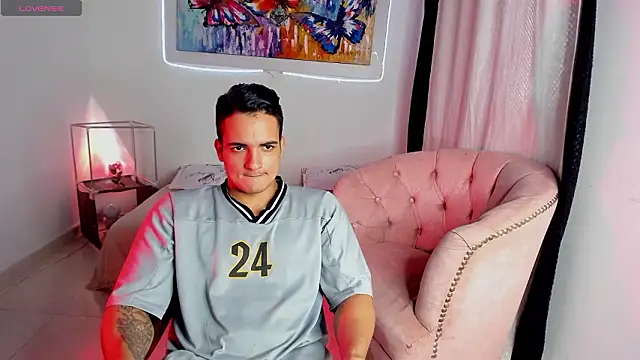 jhon nicolas online show from February 3, 2026, 8:25 pm