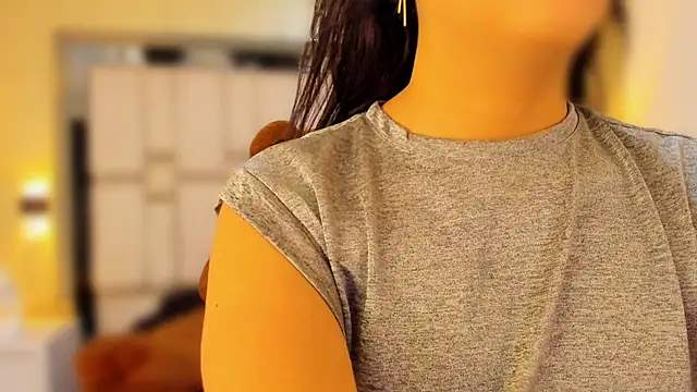 ValeryCooper18 online show from February 19, 2026, 8:17 pm