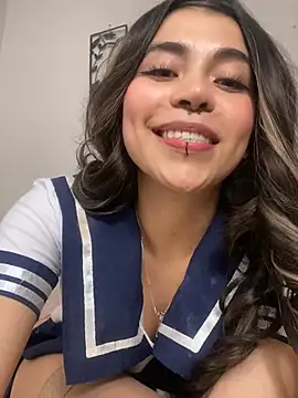 Snapshot of loveegirll1 chatting on February 3, 2026, 3:37 am loveegirll1 online show from February 3, 2026, 3:37 am