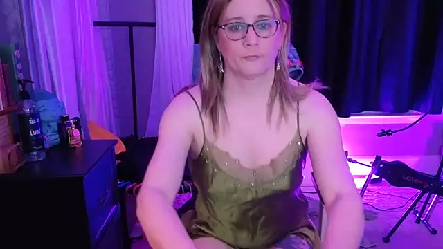 Snapshot of wetrainbows chatting on April 3, 2026, 12:06 am wetrainbows online show from April 3, 2026, 12:06 am