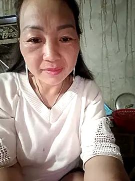 baby 112233 online show from April 16, 2026, 12:11 am