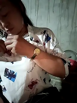 baby 112233 online show from April 14, 2026, 2:00 pm