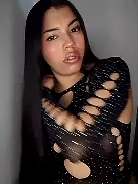 Scarlet Luxe online show from February 7, 2026, 12:29 am