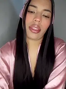 Scarlet Luxe online show from February 8, 2026, 12:30 am