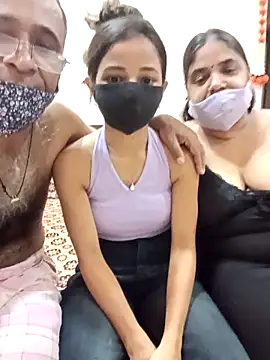 HoneyHush online show from April 15, 2026, 6:19 am