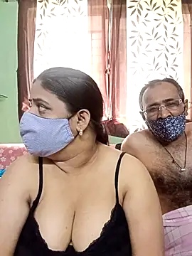 HoneyHush online show from February 26, 2026, 5:51 am