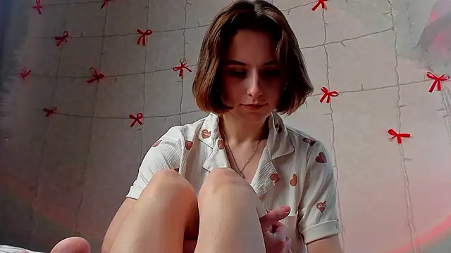 VelvetCaress online show from February 9, 2026, 9:29 am