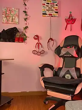 kenia thompsom01 online show from March 19, 2026, 11:05 pm