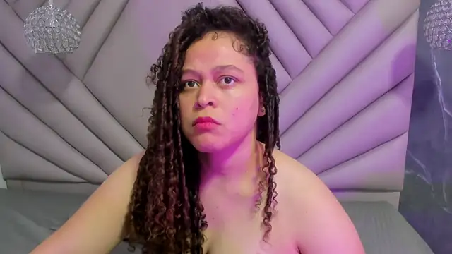 IrinaVoshh  online show from February 13, 2026, 7:25 pm