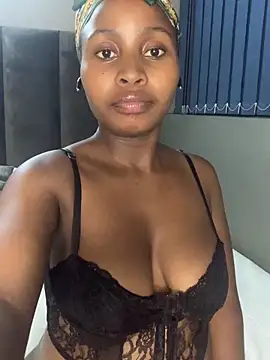 Snapshot of SexyLaylahx chatting on February 6, 2026, 1:23 am SexyLaylahx online show from February 6, 2026, 1:23 am