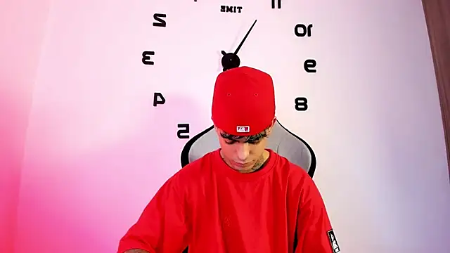 Snapshot of miguel_aguirre_ chatting on February 28, 2026, 12:27 pm miguel aguirre online show from February 28, 2026, 12:27 pm