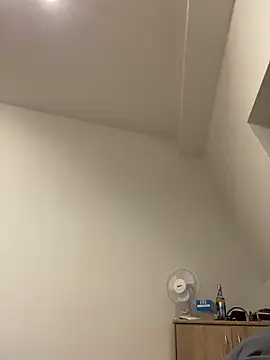 LeonieClaire online show from February 10, 2026, 10:09 pm