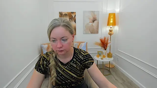Snapshot of CharlotteKerti chatting on April 1, 2026, 5:54 pm CharlotteKerti online show from April 1, 2026, 5:54 pm