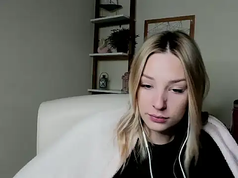 Snapshot of VelvetAngela chatting on February 24, 2026, 6:36 am VelvetAngela online show from February 24, 2026, 6:36 am