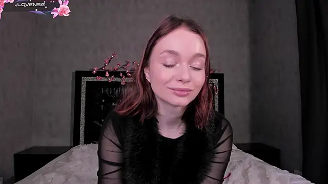 Snapshot of LillianPerry chatting on March 2, 2026, 5:31 pm LillianPerry online show from March 2, 2026, 5:31 pm