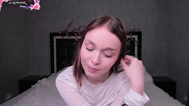 Snapshot of LillianPerry chatting on March 15, 2026, 6:15 pm LillianPerry online show from March 15, 2026, 6:15 pm