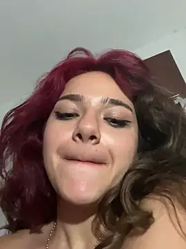 Snapshot of honeymuse chatting on February 3, 2026, 6:22 am honeymuse online show from February 3, 2026, 6:22 am