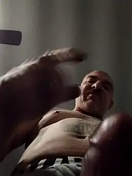 Snapshot of kloudmycock chatting on February 27, 2026, 1:06 am kloudmycock online show from February 27, 2026, 1:06 am