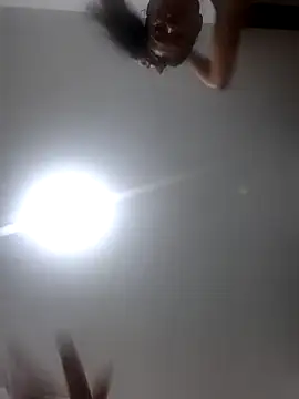 Snapshot of Julienmiranda chatting on February 8, 2026, 5:05 am Julienmiranda online show from February 8, 2026, 5:05 am