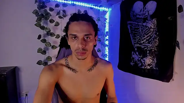 Snapshot of Aaron_Hopper chatting on February 8, 2026, 1:20 pm Aaron Hopper online show from February 8, 2026, 1:20 pm