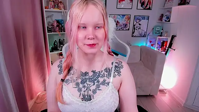 AnnieVibe online show from April 9, 2026, 5:41 pm