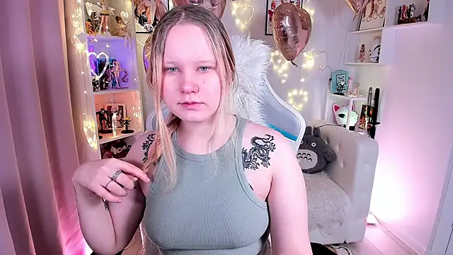 AnnieVibe online show from February 6, 2026, 5:31 pm