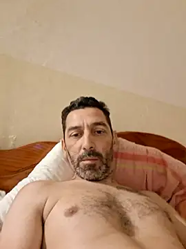 Snapshot of Spider2828 chatting on July 4, 2026, 3:24 am Spider2828 online show from July 4, 2026, 3:24 am