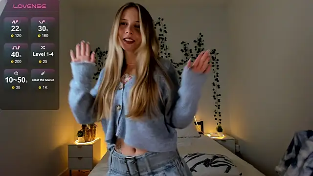 Snapshot of EllyMartinez chatting on February 12, 2026, 5:45 pm EllyMartinez online show from February 12, 2026, 5:45 pm