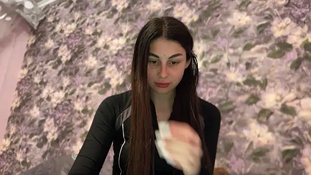 Snapshot of LiluMartiznir chatting on April 6, 2026, 6:53 pm LiluMartiznir online show from April 6, 2026, 6:53 pm