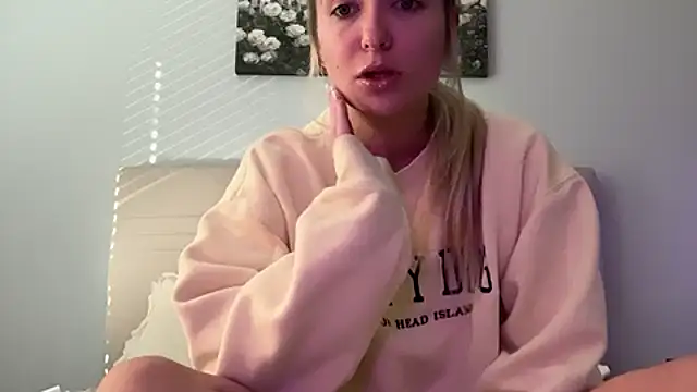 kelseyblu online show from June 3, 2026, 11:09 pm