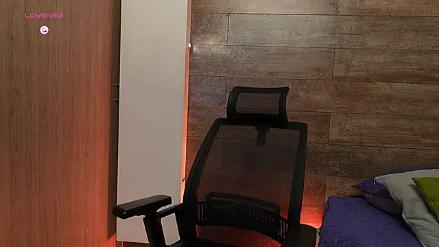 connor h1 online show from May 15, 2026, 4:43 am