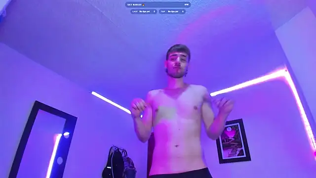 PapiNoha69 online show from May 4, 2026, 1:31 am