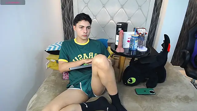 Samu Hott online show from March 18, 2026, 8:32 pm