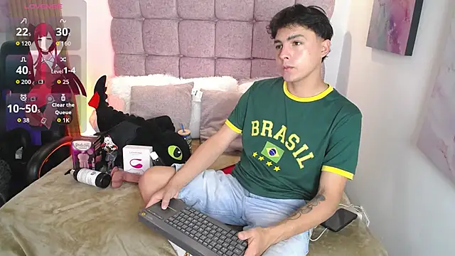 Snapshot of Samu_Hott chatting on May 30, 2026, 8:14 pm Samu Hott online show from May 30, 2026, 8:14 pm