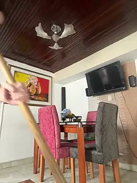 lilasun17 online show from April 18, 2026, 5:37 pm