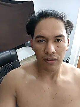 Snapshot of Andres28-2000 chatting on February 5, 2026, 11:00 pm Andres28-2000 online show from February 5, 2026, 11:00 pm