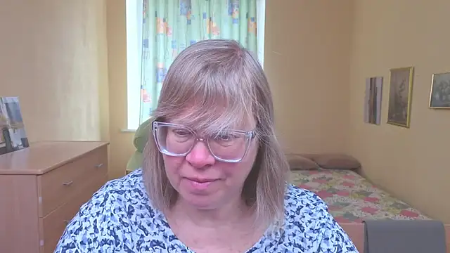 Snapshot of Emma_Eclipsee chatting on February 24, 2026, 10:27 am Emma Eclipsee online show from February 24, 2026, 10:27 am