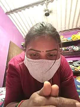 Snapshot of Tamil_Hot_Nisha chatting on May 9, 2026, 7:01 am Tamil Hot Nisha online show from May 9, 2026, 7:01 am